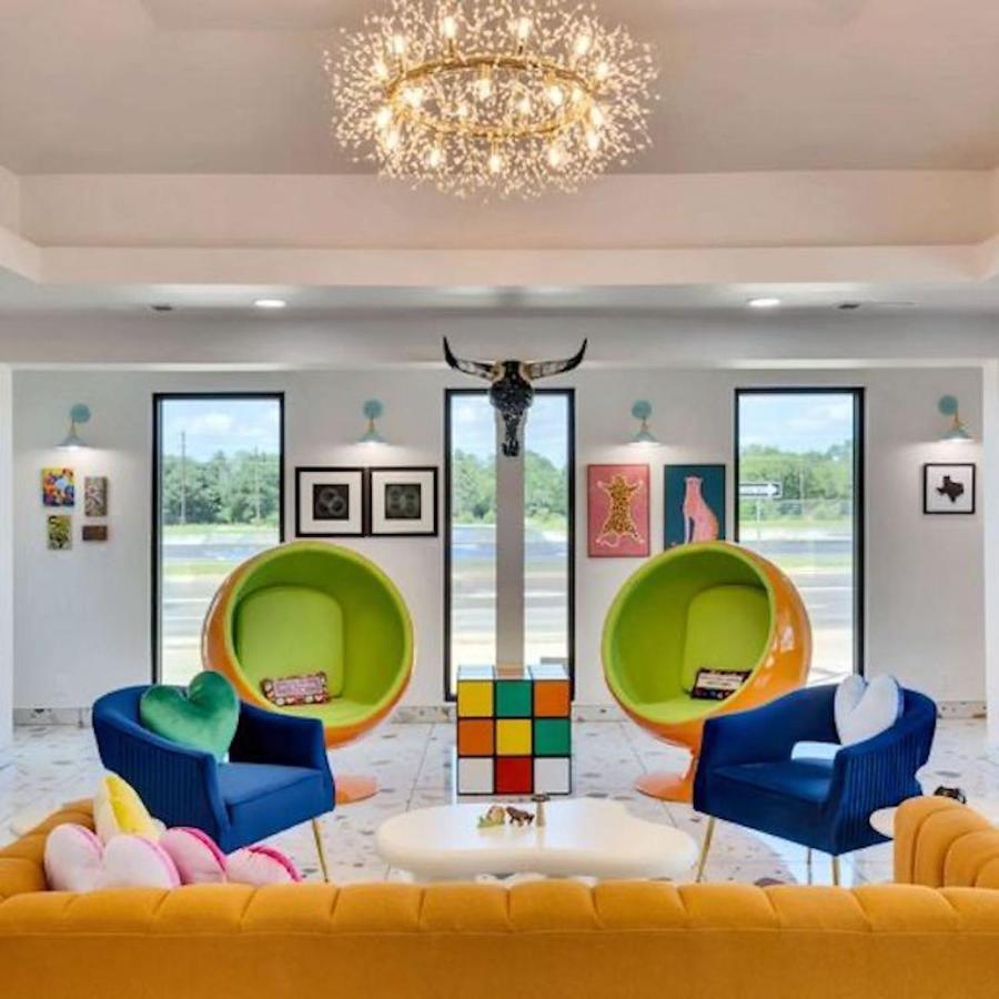 Hotel Mccoy - Art, Libations, Pool Society College Station Exteriör bild