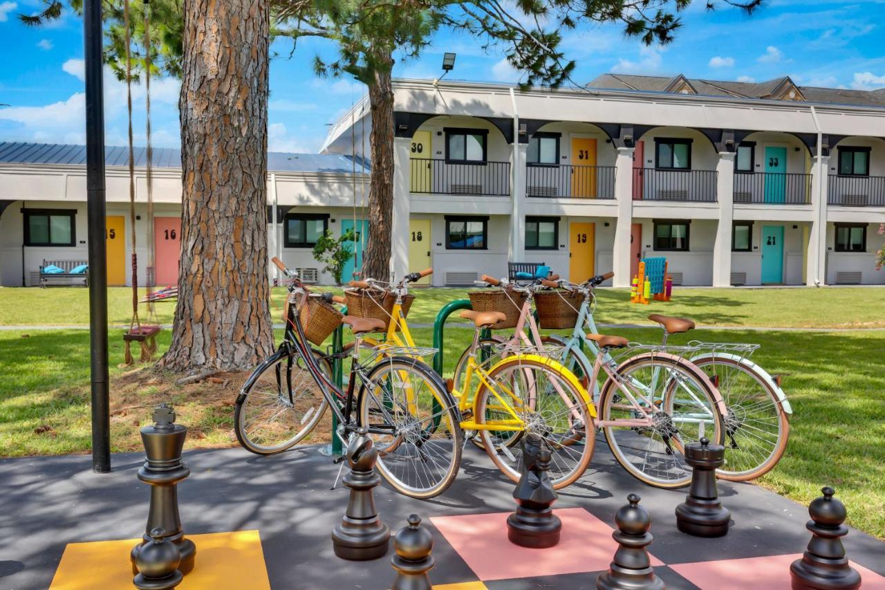 Hotel Mccoy - Art, Libations, Pool Society College Station Exteriör bild
