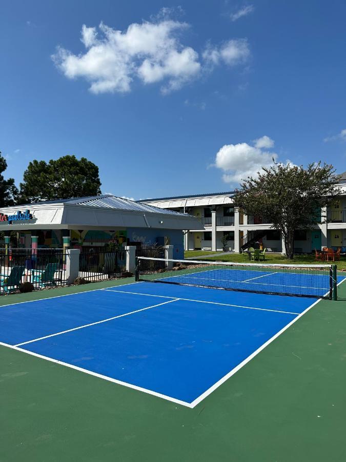 Hotel Mccoy - Art, Libations, Pool Society College Station Exteriör bild
