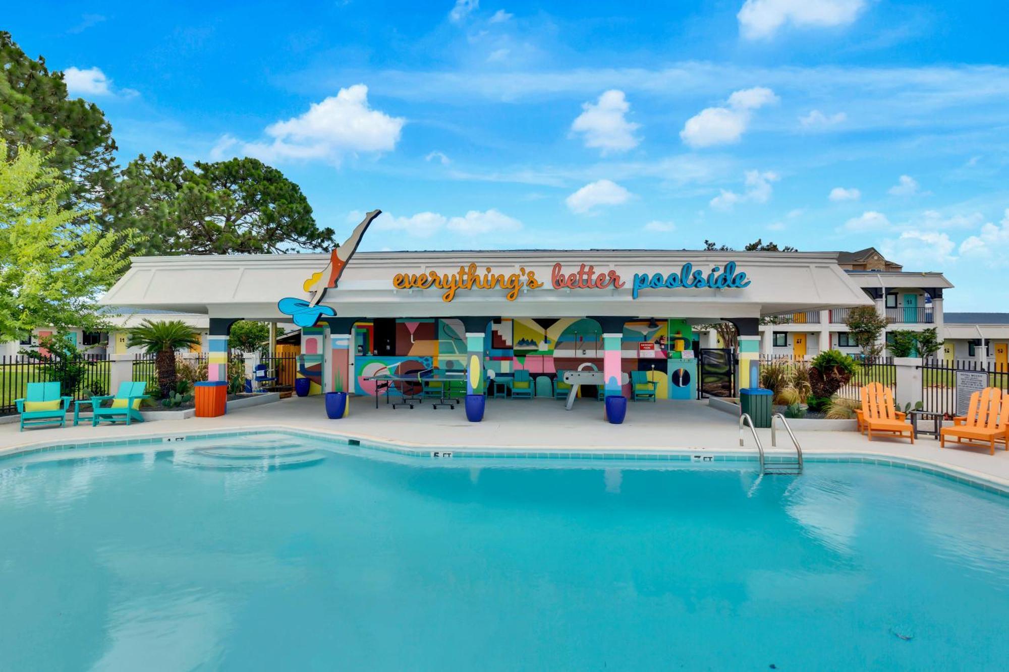 Hotel Mccoy - Art, Libations, Pool Society College Station Exteriör bild